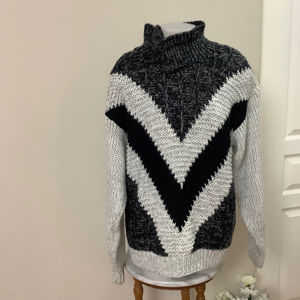 Vintage V Sweater Sz Large 37/38 bust